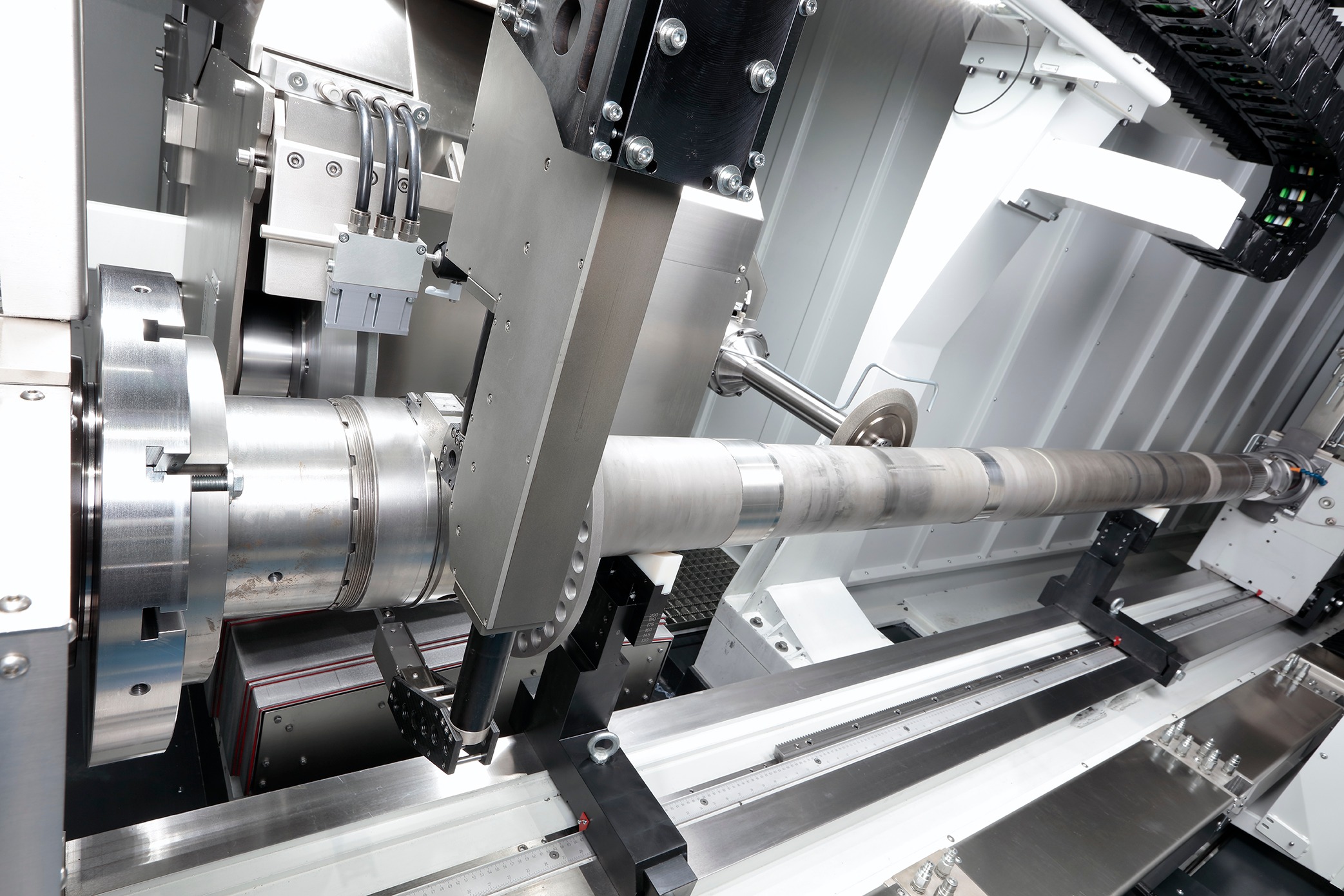 MDM: absolute automated measurer for heavy duty grinding machine