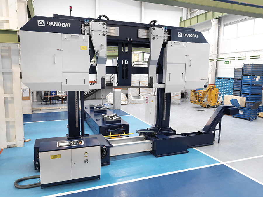 Horizontal heavy duty bandsaw danobat