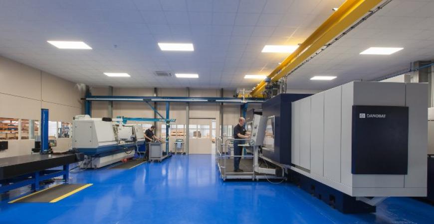 The recently installed danobat hg  000 bin the purpose built temperature controlled grinding facility at lymington precision engineers